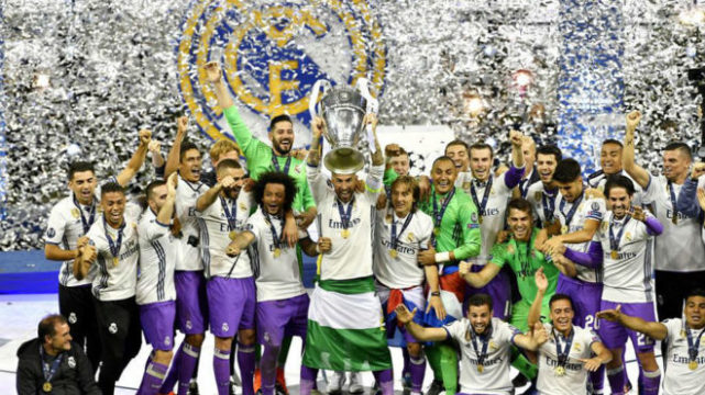 意乙巴里队客场0-5惨败，在返程航班上球迷与球员发生冲突（意乙巴里客场0比5大败，返程航班上球迷与球员爆发冲突）