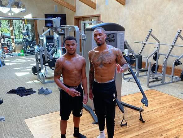 迪马济奥：菲尔克鲁格正接受体检，意足协已特批可提前出场（迪马济奥：菲尔克鲁格体检进行中，获意足协特批可提前登场）