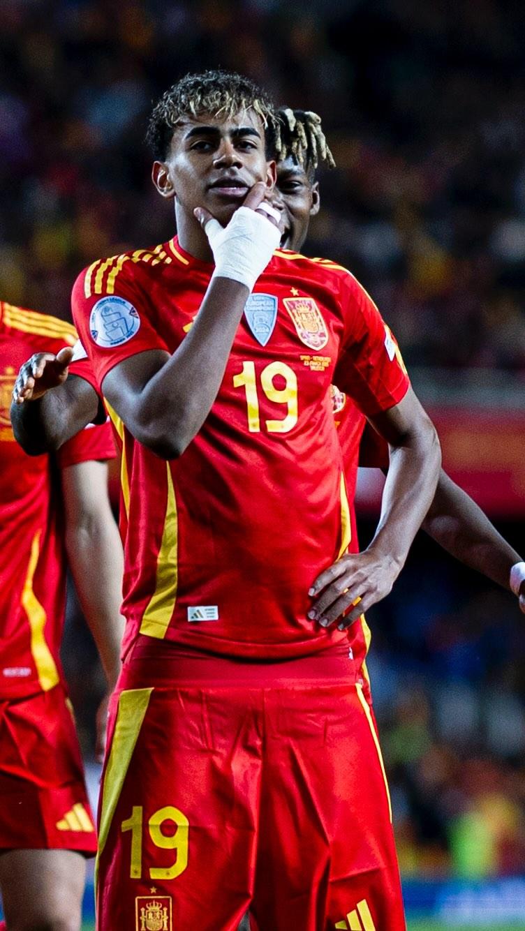 客战伯恩利半场被换下，里斯赛后社媒报平安：我一切都好（客场对阵伯恩利仅踢半场被换，里斯赛后发文报平安：我没事）