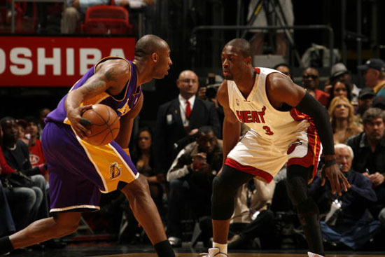 科贝尔：球队表现很好，希望下一场对阵药厂能延续今天的状态（科贝尔称赞球队发挥出色：期待下场对药厂延续今日势头）