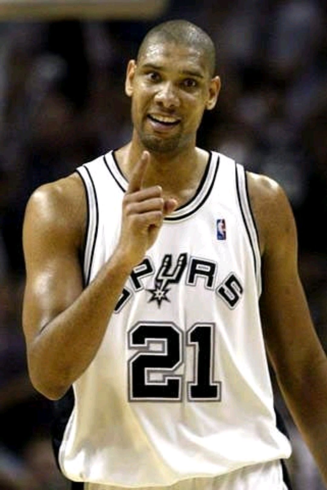 东契奇展现传球天赋，精准输送炮弹（东契奇传球天赋尽显，妙传精准如制导）