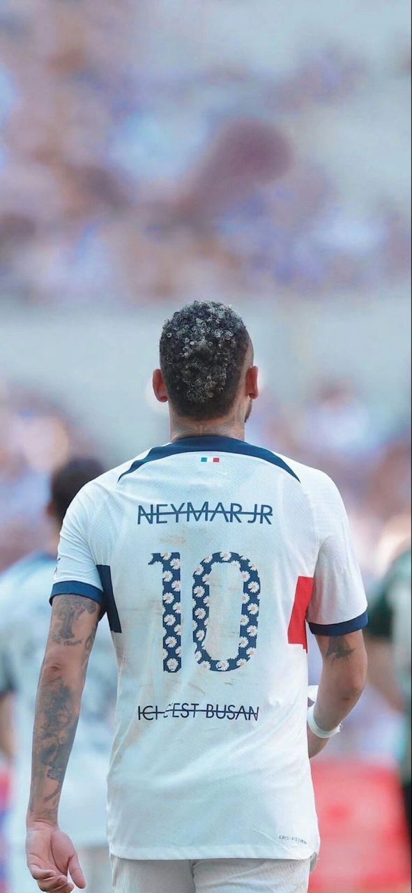 张琳芃第11次赢得中超冠军，超越郑智成国内联赛历史第一人！（张琳芃豪取中超第11冠，超越郑智加冕国内联赛历史第一人）