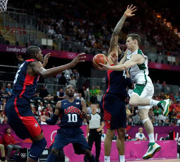 乒超联赛：深大3-2率先晋级决赛！蒯曼1胜1负，日本世界冠军立功（乒超联赛：深大3比2抢先挺进决赛，蒯曼一胜一负，日本世冠建功）