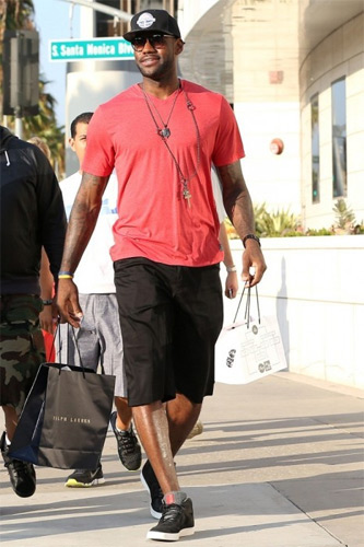 被偷家，意媒：巴斯托尼踢欧冠时家中进贼，丢失多块名牌手表（意媒：巴斯托尼出战欧冠期间家中遭窃，多块名表失踪）