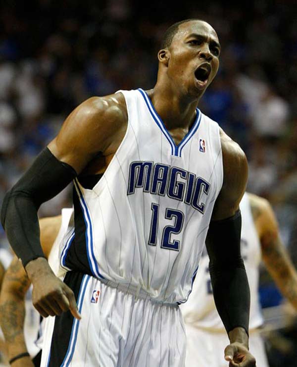 篮球中的心理博弈艺术（篮球赛场的心理较量之道）